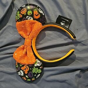 DISNEY PARKS halloween glow in the dark minnie ears